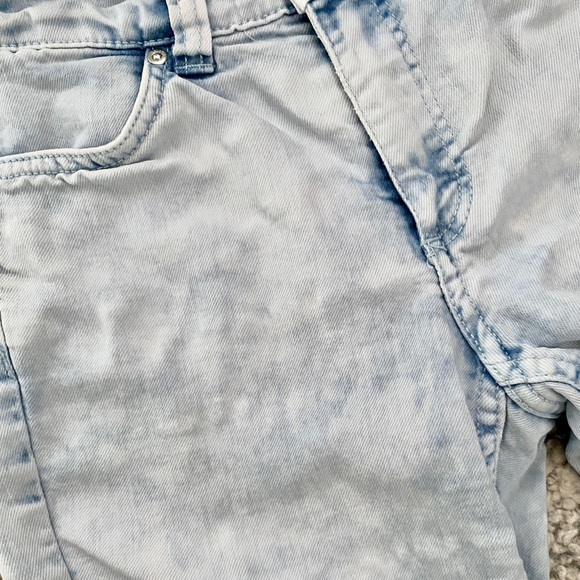 H&M Divided Acid Wash Jeans - Picture 2 of 3